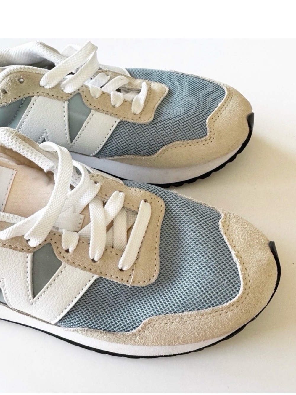 New Balance 237 Women's Sea Salt Ocean Baby Blue Suede Shoes Size 9 B - Picture 2 of 8